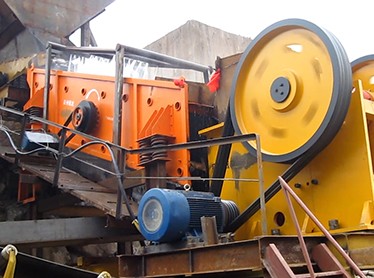 【金屬礦】四川時(shí)產(chǎn)300噸金屬礦破碎成套設(shè)備