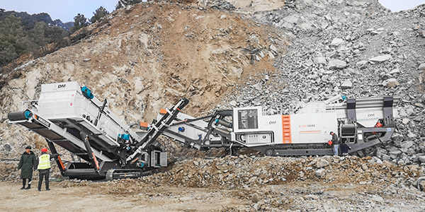 【發(fā)貨快報(bào)】火速發(fā)貨！上海東蒙設(shè)備順利到達(dá)客戶(hù)方工地！助力客戶(hù)砂石骨料生產(chǎn)項(xiàng)目